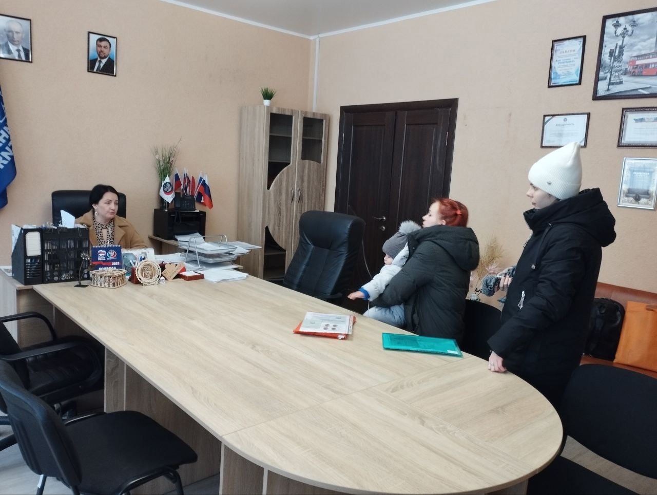 Заместитель главы администрации Волновахского района провела прием граждан