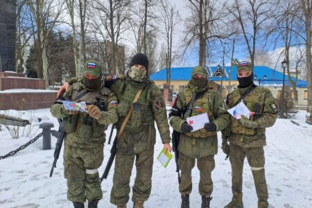 Жители Волновахского района передали военнослужащим «Посылку солдата» - фотография 4