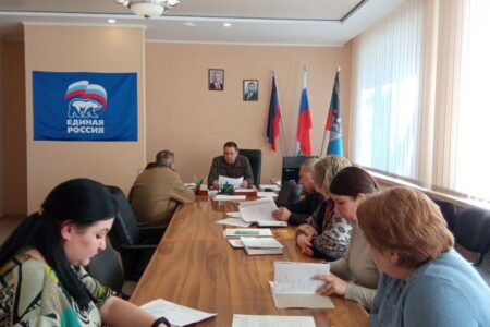 Константин Зинченко провел прием граждан совместно с представителями профильных управлений и отделов - фотография 3