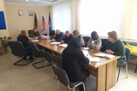 3 марта глава администрации Волновахского района провел прием граждан - фотография 4