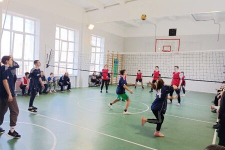 Состоялись соревнования по волейболу среди юношей и девушек посвящённые Международному женскому дню 8 Марта