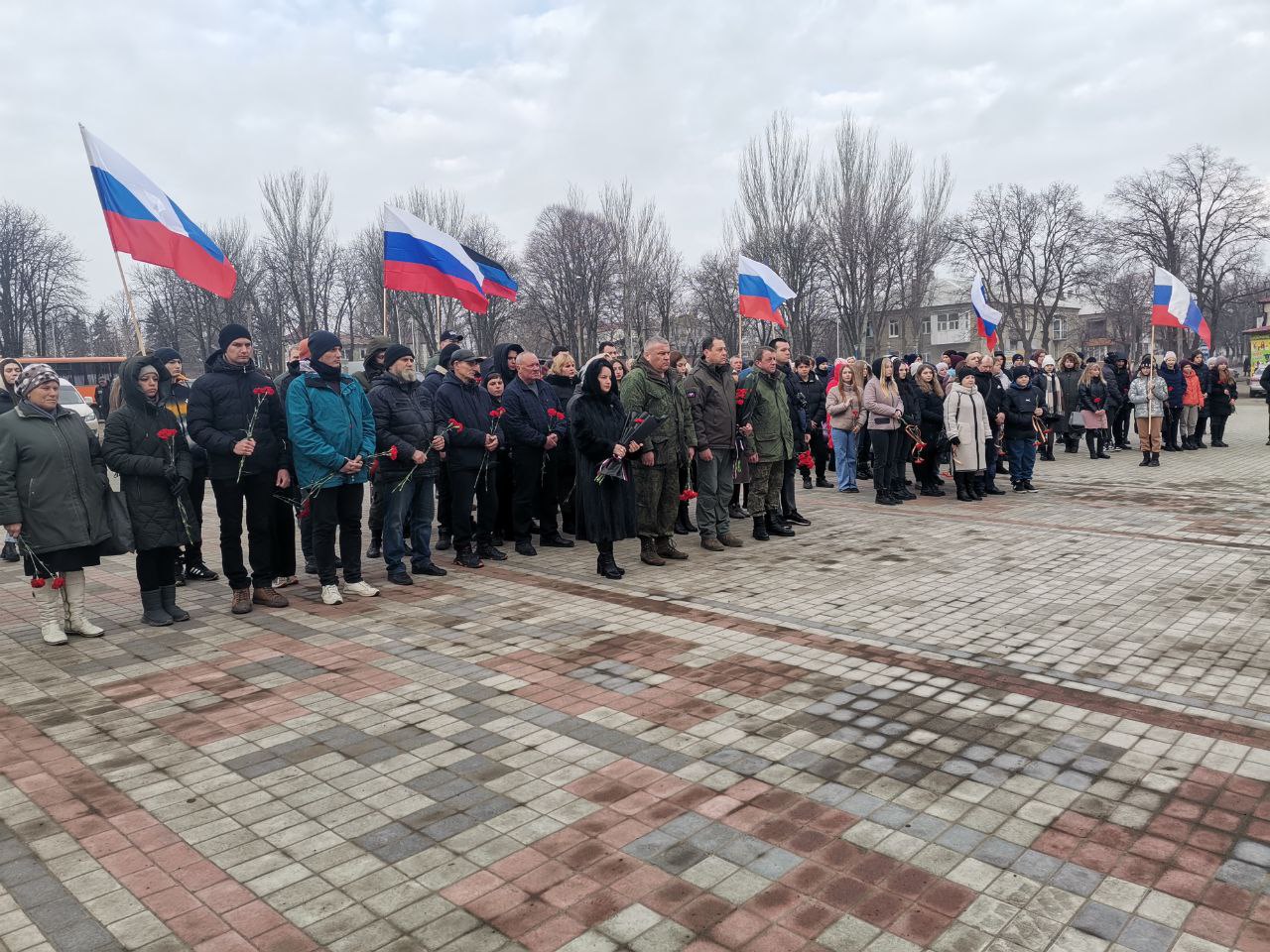 В Волновахе состоялся траурный митинг, посвященный годовщине со дня гибели Героя РФ и ДНР Владимира Жоги