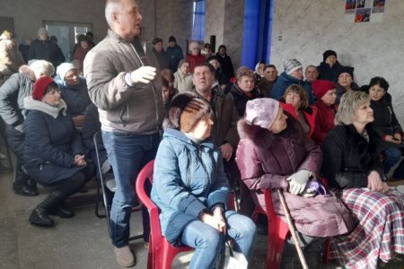 Глава администрации Волновахского района в с. Новоалексеевка провёл сход граждан - фотография 2