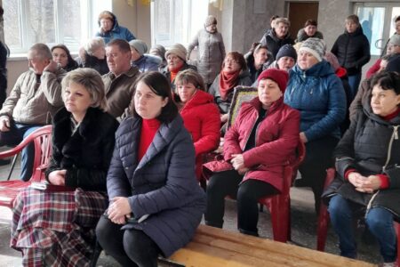Глава администрации Волновахского района в с. Новоалексеевка провёл сход граждан - фотография 3