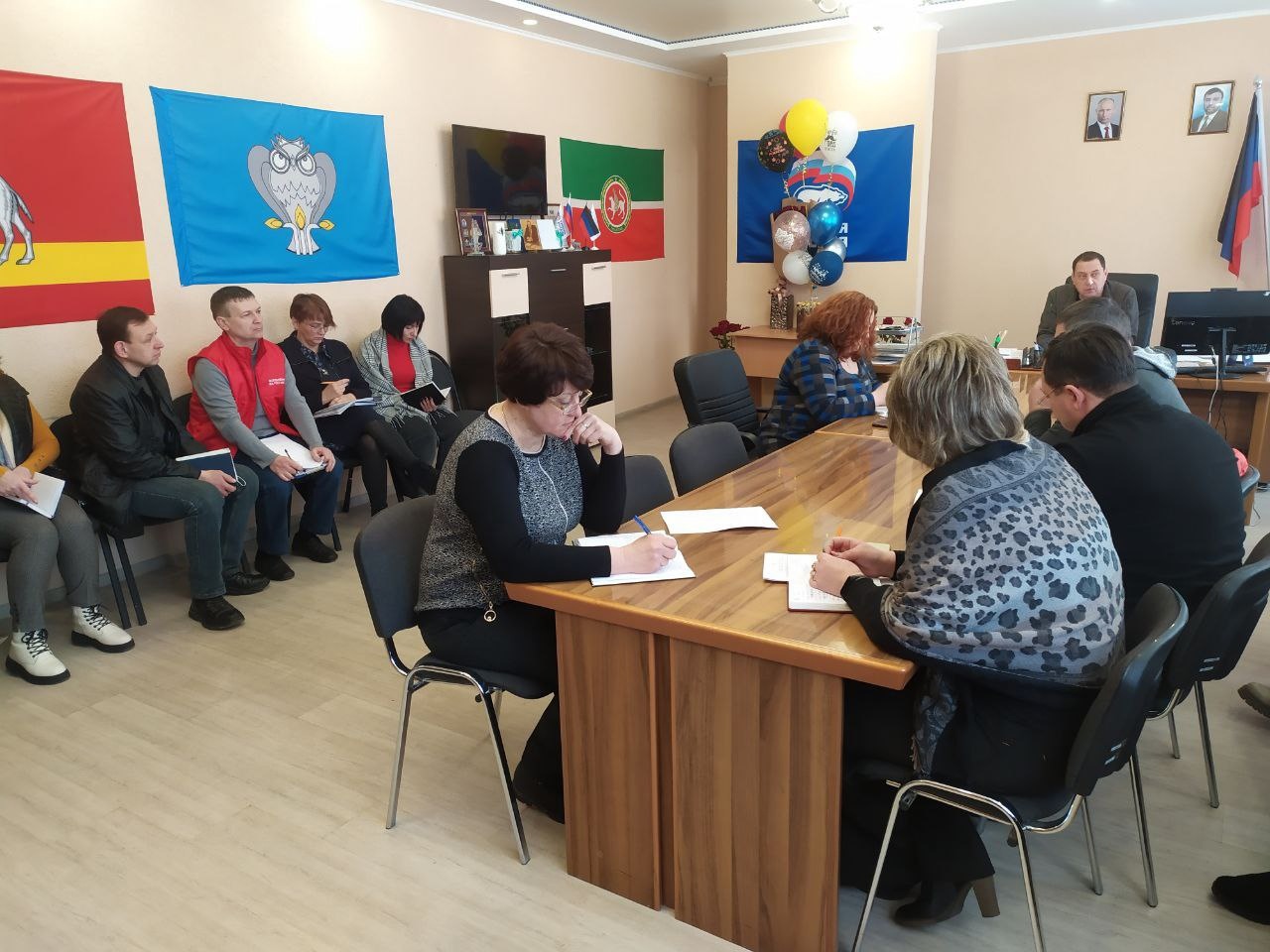 Глава администрации  Волновахского района провёл совещание по вопросам жизнедеятельности района