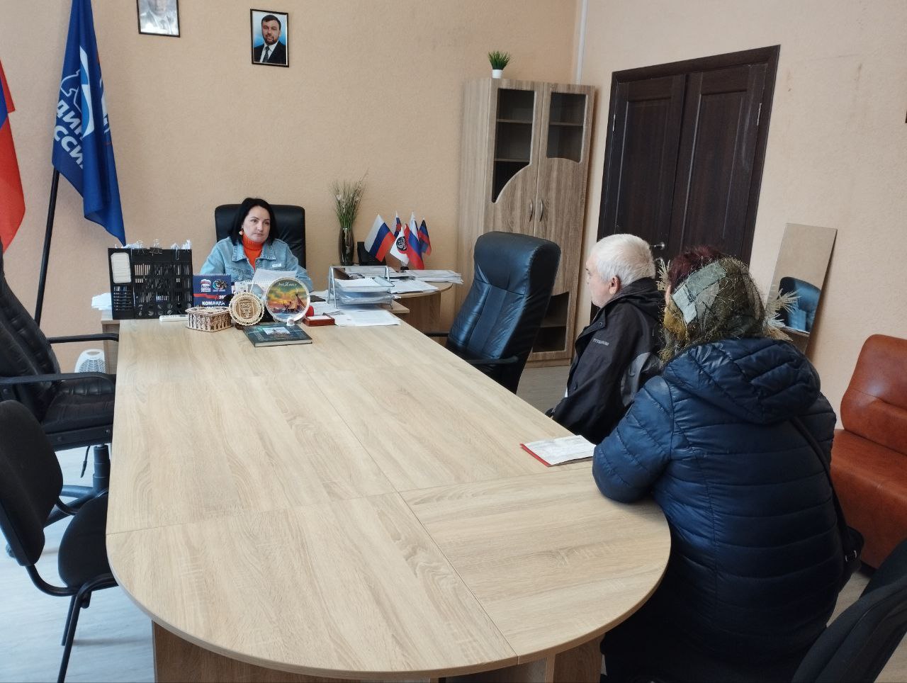 Замглавы администрации Волновахского района Елена Снисаренко провела прием граждан