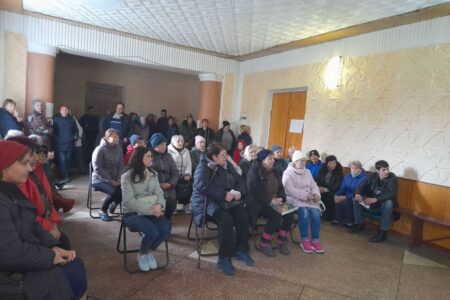 Глава администрации Волновахского района в селе Рыбинское провел сход граждан - фотография 4