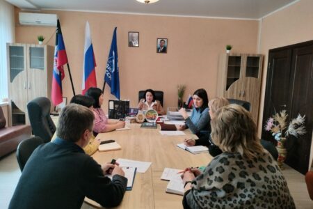 Елена Снисаренко провела совещание по организации распределения гуманитарной помощи