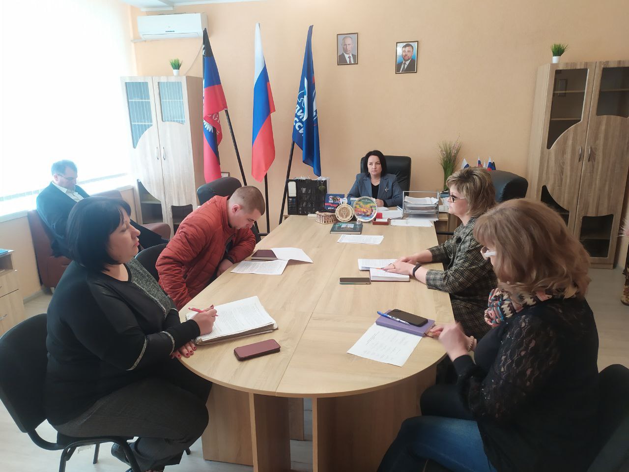 Елена Снисаренко 18 апреля провела очередное заседание комиссии