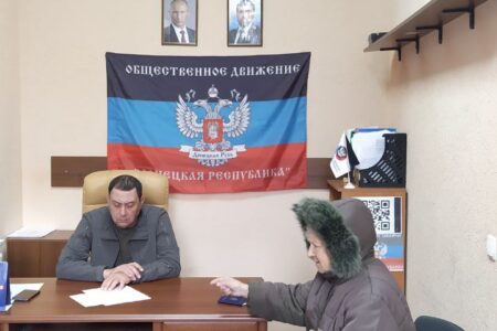 Глава администрации Волновахского района 19 апреля провел прием граждан - фотография 1