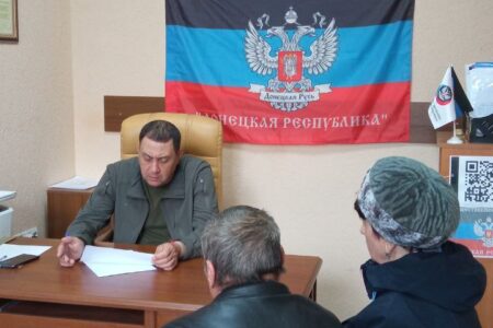 Глава администрации Волновахского района 19 апреля провел прием граждан - фотография 3