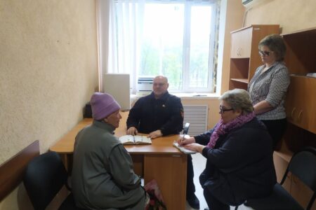 Депутат Народного Совета ДНР провёл приём граждан в администрации Волновахского района