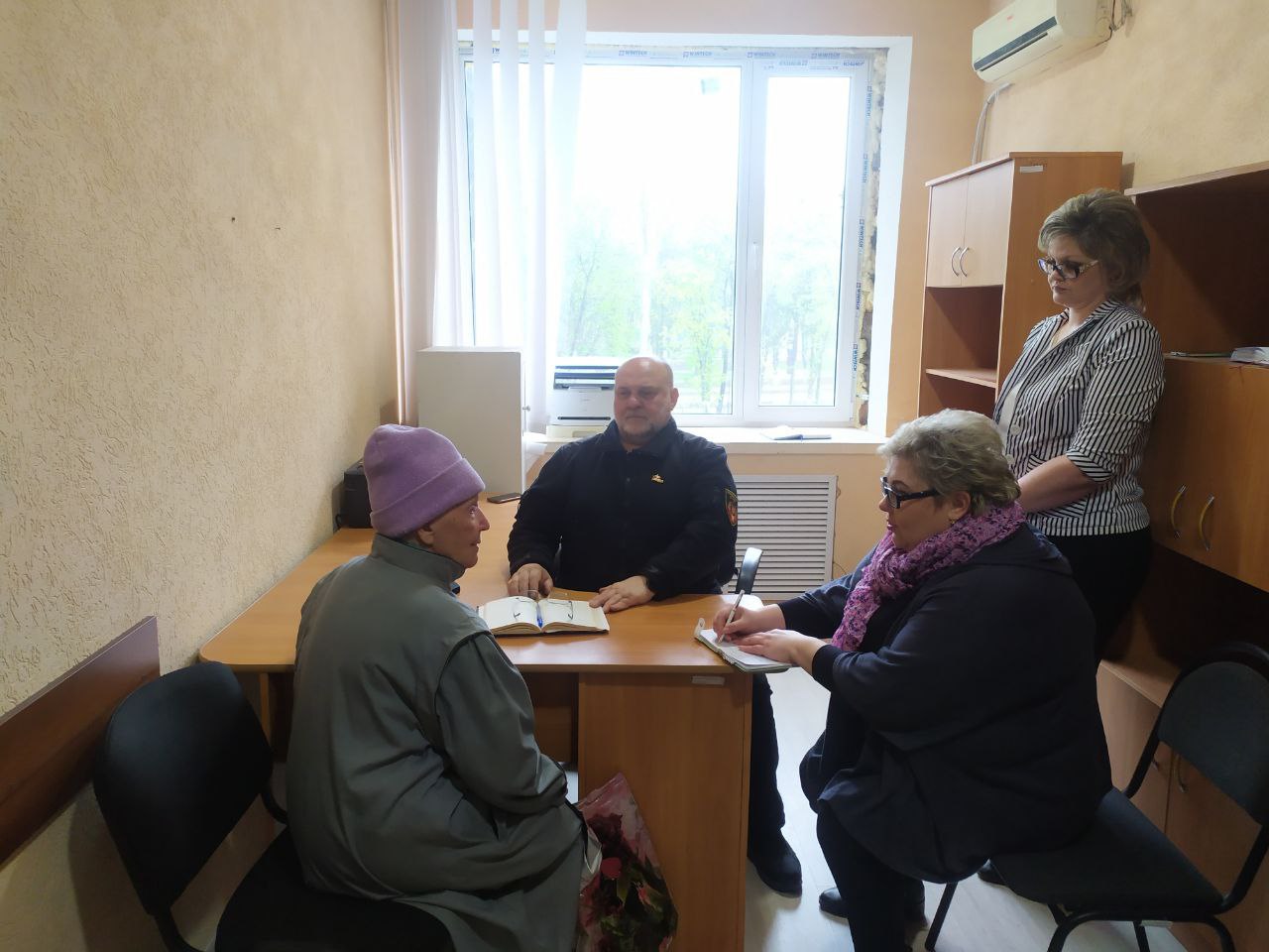 Депутат Народного Совета ДНР провёл приём граждан в администрации Волновахского района