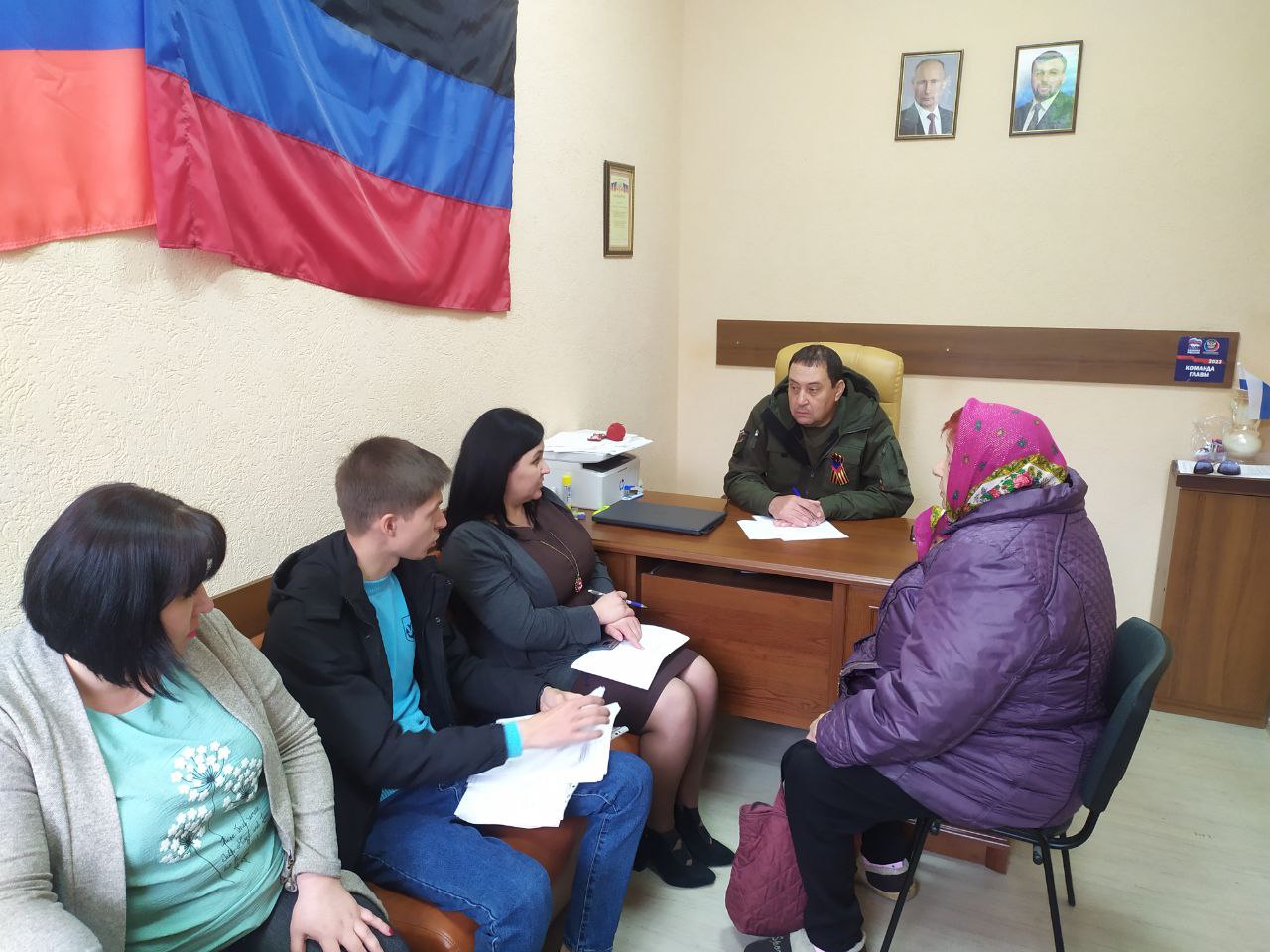 10 мая глава администрации Волновахского района Константин Зинченко провел прием граждан