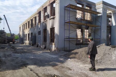 Константин Зинченко проверил ход восстановительных работ на объектах города - фотография 4
