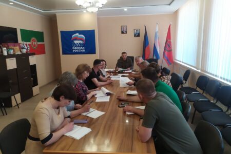 17 мая Константин Зинченко провел совещание с представителями «Р — Строй» и «ВТК»