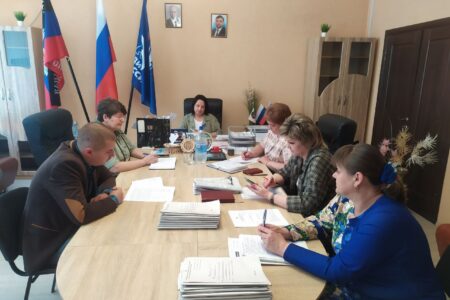 6 июня Елена Снисаренко провела заседание комиссии