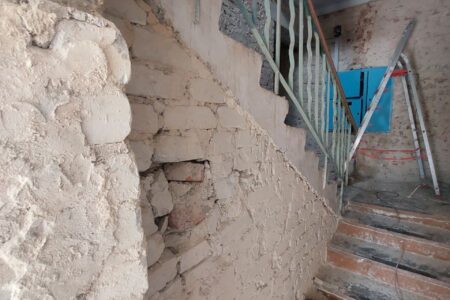 ЯМАЛ восстанавливают двухэтажный дом в селе Свободное - фотография 5